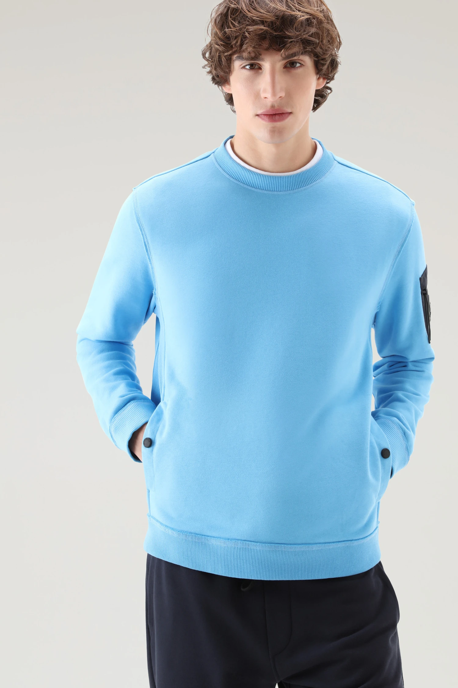 Woolrich Felpa Girocollo In Misto Cotone Con Tasche - Uomo - Blu 6 Woolrich Felpa Girocollo In Misto Cotone Con Tasche - Uomo - Blu - immagine 4