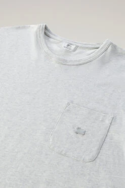 Woolrich T-shirt In Puro Cotone Con Taschino - Uomo - Grigio 14 Woolrich T-shirt In Puro Cotone Con Taschino - Uomo - Grigio -Offerta Economica Vestiario CFWOTE0094MRUT2926 103 5