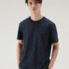 Woolrich T-shirt In Puro Cotone Con Taschino - Uomo - Blu