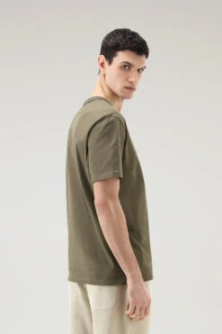 Woolrich T-shirt In Puro Cotone Con Illustrazione - Uomo - Verde -Offerta Economica Vestiario CFWOTE0095MRUT3370 614 2