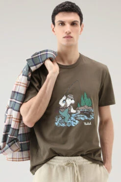 Woolrich T-shirt In Puro Cotone Con Illustrazione - Uomo - Verde -Offerta Economica Vestiario CFWOTE0095MRUT3370 614 3