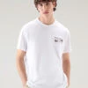 Woolrich T-shirt In Puro Cotone Con Stampa Sul Retro - Uomo - Bianco 2 Woolrich T-shirt In Puro Cotone Con Stampa Sul Retro - Uomo - Bianco -Offerta Economica Vestiario CFWOTE0097MRUT2926 8041