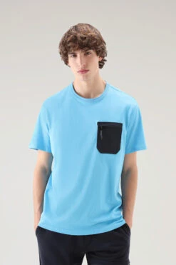 Woolrich T-shirt Con Tasca In Nylon Taslan - Uomo - Blu