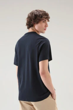 Woolrich T-shirt Con Tasca In Nylon Taslan - Uomo - Blu -Offerta Economica Vestiario CFWOTE0100MRUT3378 3989 2