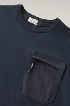 Woolrich T-shirt Con Tasca In Nylon Taslan - Uomo - Blu -Offerta Economica Vestiario CFWOTE0100MRUT3378 3989 5