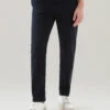 Woolrich Pantaloni Chino In Cotone Tinto In Capo - Uomo - Blu 1 Woolrich Pantaloni Chino In Cotone Tinto In Capo - Uomo - Blu -Offerta Economica Vestiario CFWOTR0138MRUT3343 3989
