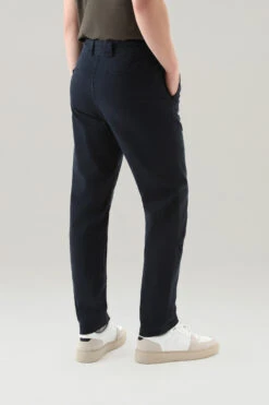 Woolrich Pantaloni Chino In Cotone Tinto In Capo - Uomo - Blu 11 Woolrich Pantaloni Chino In Cotone Tinto In Capo - Uomo - Blu -Offerta Economica Vestiario CFWOTR0138MRUT3343 3989 2