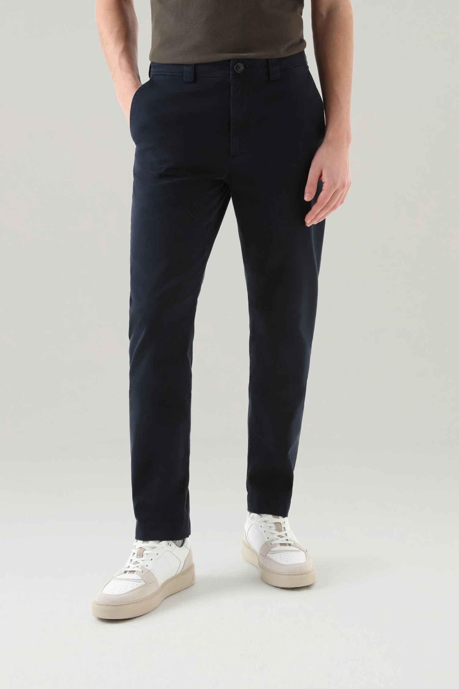 Woolrich Pantaloni Chino In Cotone Tinto In Capo - Uomo - Blu 3 Woolrich Pantaloni Chino In Cotone Tinto In Capo - Uomo - Blu