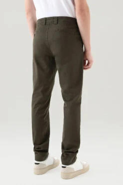 Woolrich Pantaloni Chino In Cotone Tinto In Capo - Uomo - Verde -Offerta Economica Vestiario CFWOTR0138MRUT3343 614 2