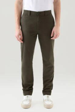 Woolrich Pantaloni Chino In Cotone Tinto In Capo - Uomo - Verde