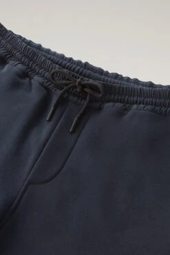 Woolrich Pantaloni Sportivi In Cotone E Nylon Taslan - Uomo - Blu 15 Woolrich Pantaloni Sportivi In Cotone E Nylon Taslan - Uomo - Blu -Offerta Economica Vestiario CFWOTR0144MRUT3164 3989 4