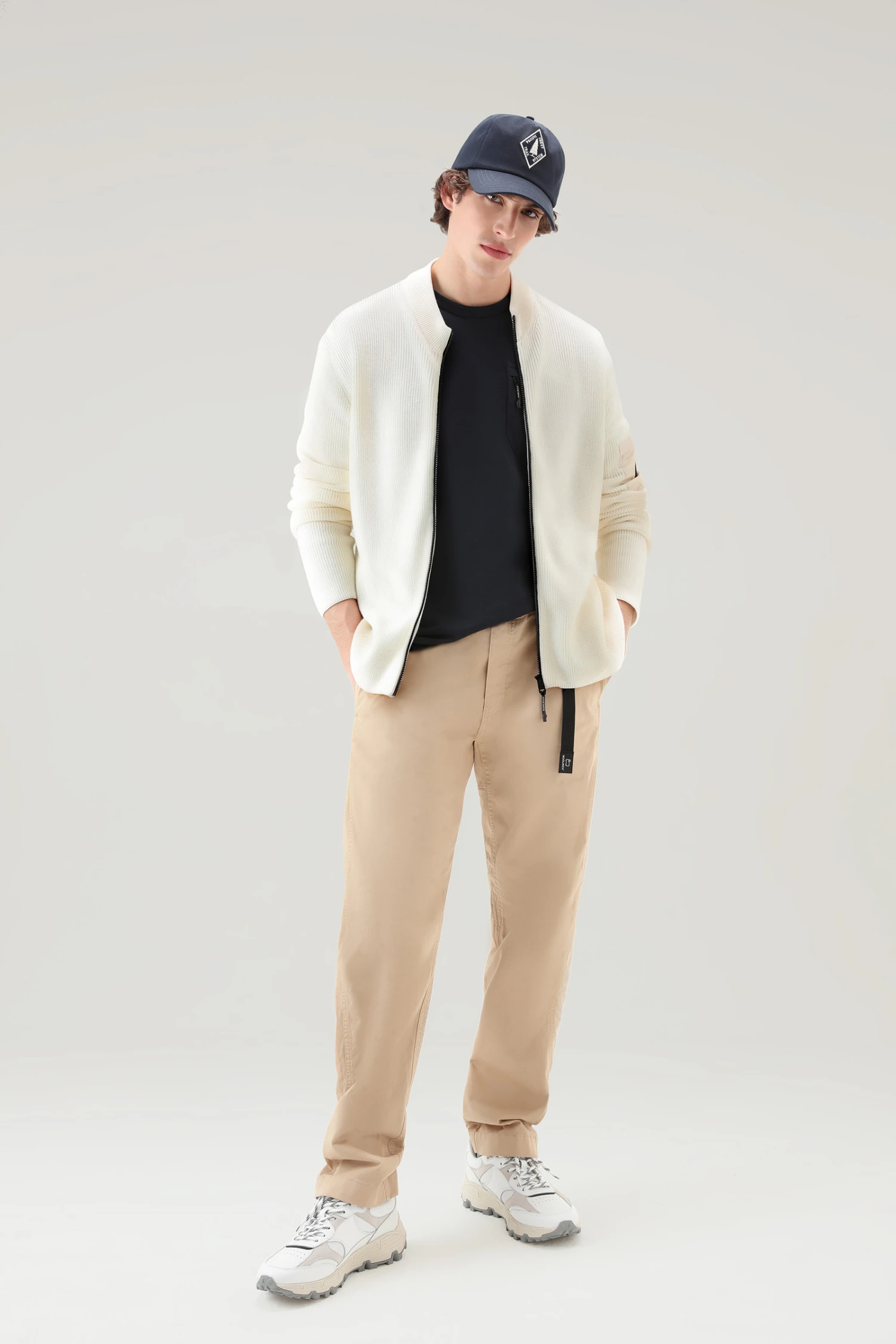 Woolrich Pantaloni Chino Tinti In Capo In Cotone Elasticizzato - Uomo - Beige 4 Woolrich Pantaloni Chino Tinti In Capo In Cotone Elasticizzato - Uomo - Beige - immagine 2
