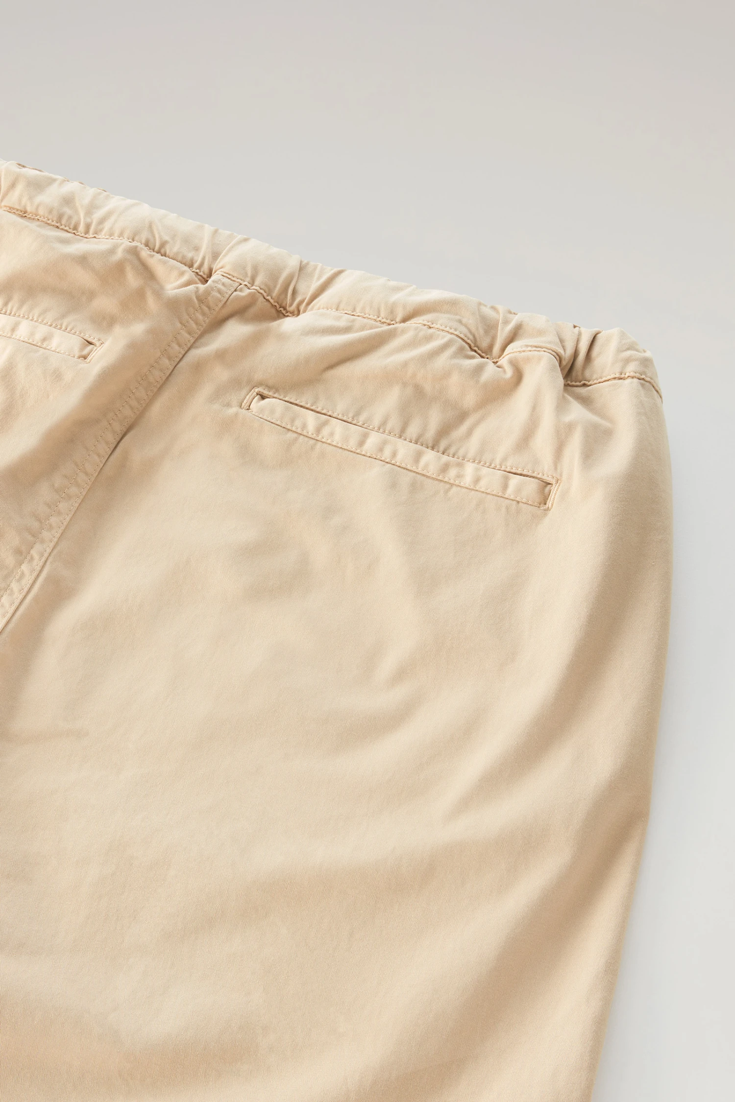 Woolrich Pantaloni Chino Tinti In Capo In Cotone Elasticizzato - Uomo - Beige 8 Woolrich Pantaloni Chino Tinti In Capo In Cotone Elasticizzato - Uomo - Beige - immagine 6