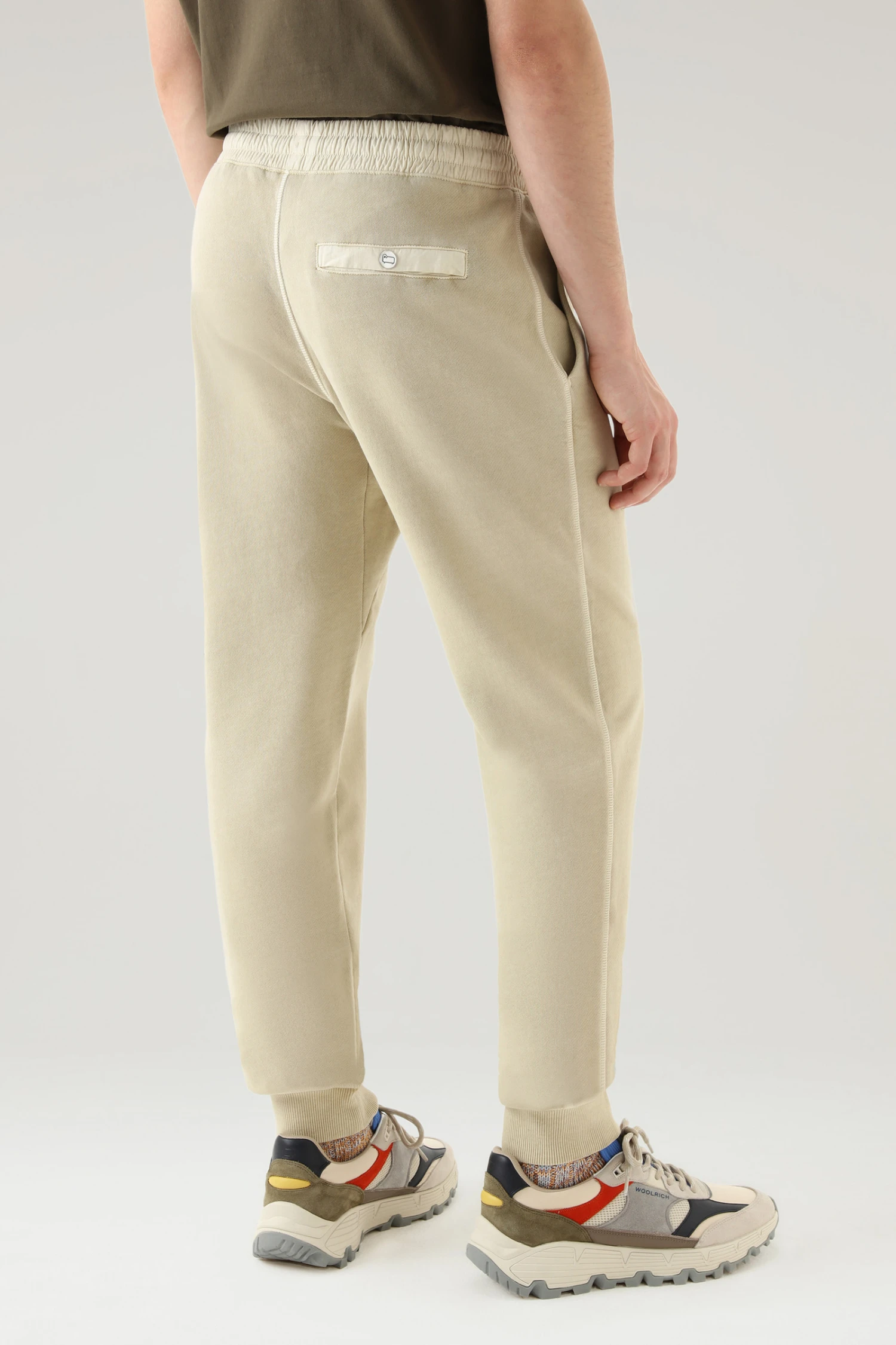 Woolrich Pantaloni Cargo Tinti In Capo In Puro Cotone - Uomo - Beige 5 Woolrich Pantaloni Cargo Tinti In Capo In Puro Cotone - Uomo - Beige - immagine 3