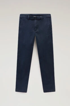 Woolrich Pantaloni Chino Tinti In Capo In Twill Di Cotone Elasticizzato - Uomo - Blu