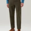 Woolrich Pantaloni Chino Tinti In Capo In Twill Di Cotone Elasticizzato - Uomo - Verde -Offerta Economica Vestiario CFWOTR0171MRUT3493 614