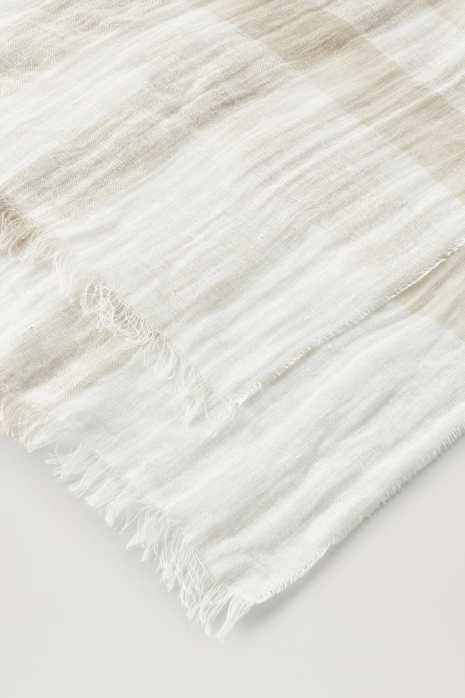 Woolrich Sciarpa Leggera A Quadri In Misto Lino - Donna - Beige 5 Woolrich Sciarpa Leggera A Quadri In Misto Lino - Donna - Beige - immagine 3