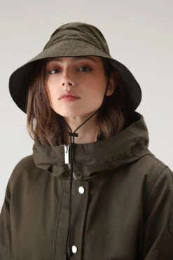 Woolrich Cappello Da Pioggia In Soft Eco Ramar Con Cordino - Donna - Verde -Offerta Economica Vestiario CFWWAC0160FRUT3335 614 3
