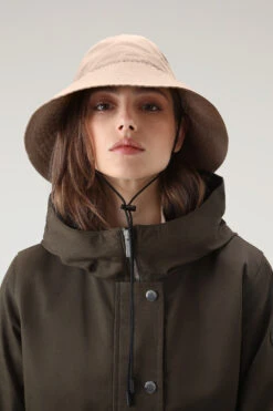 Woolrich Cappello Da Pioggia In Soft Eco Ramar Con Cordino - Donna - Beige -Offerta Economica Vestiario CFWWAC0160FRUT3335 8925 3