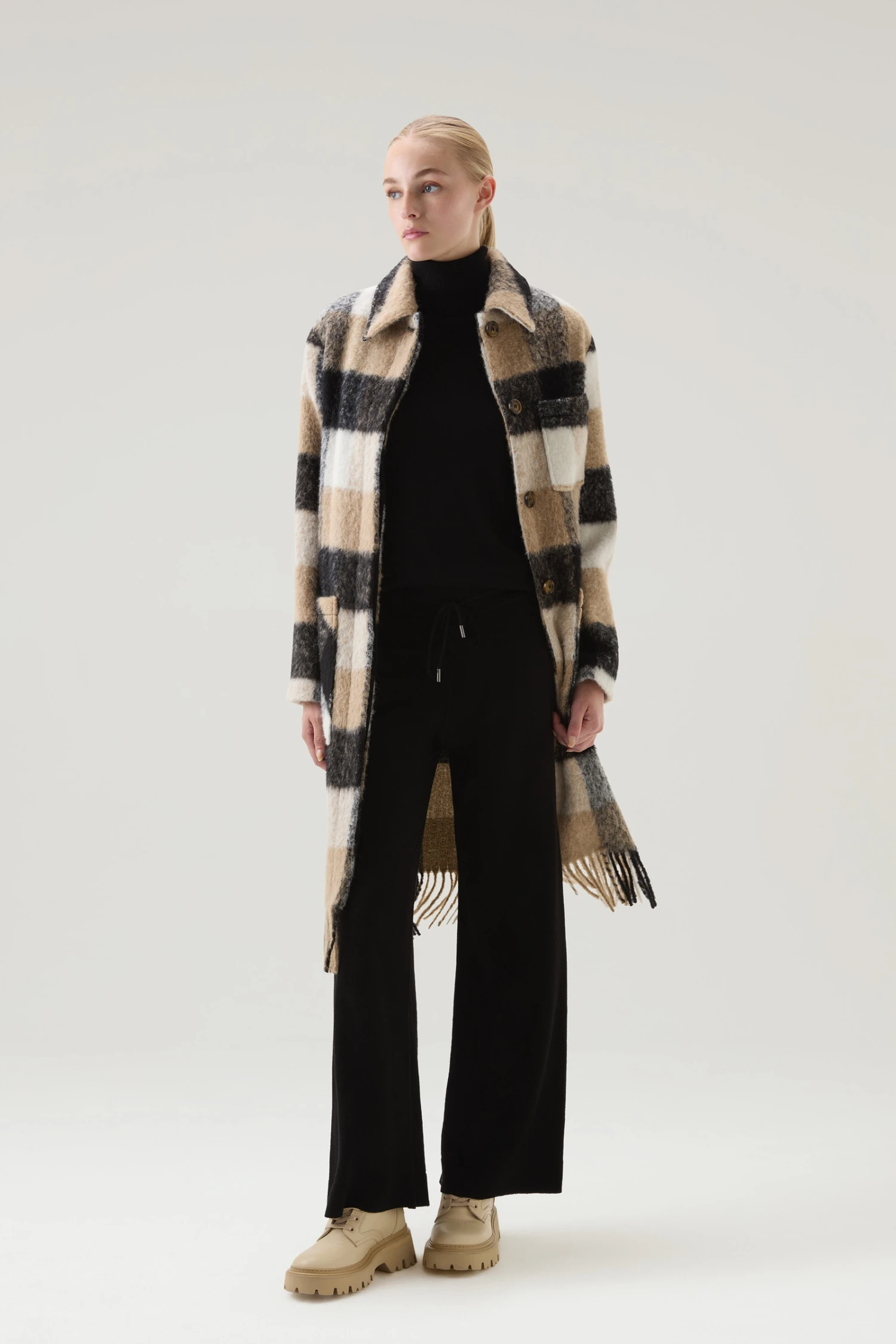 Woolrich Maglione A Collo Alto In Misto Lana E Cashmere - Donna - Nero 4 Woolrich Maglione A Collo Alto In Misto Lana E Cashmere - Donna - Nero - immagine 2