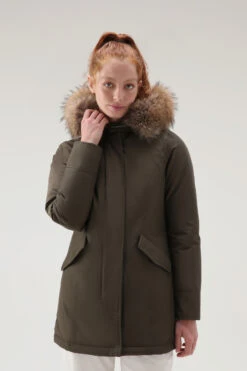 Woolrich Arctic Parka In Ramar Cloth Con Pelliccia Removibile - Donna - Verde