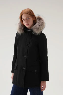 Woolrich Arctic Parka In Ramar Cloth Con Quattro Tasche E Pelliccia Removibile - Donna - Nero