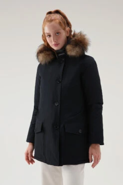 Woolrich Arctic Parka In Ramar Cloth Con Quattro Tasche E Pelliccia Removibile - Donna - Blu