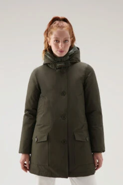 Woolrich Arctic Parka In Ramar Cloth Con Quattro Tasche - Donna - Verde
