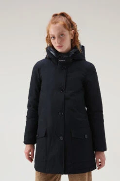 Woolrich Arctic Parka In Ramar Cloth Con Quattro Tasche - Donna - Blu