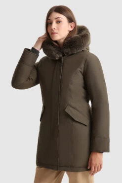 Woolrich Beaker Parka In Ramar Cloth Con Pelliccia Sintetica - Donna - Verde