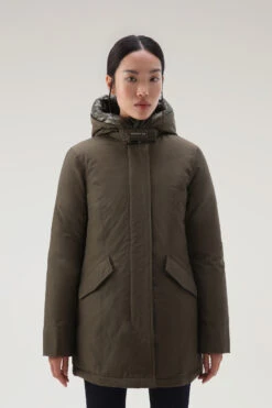 Woolrich Arctic Parka In Ramar Cloth - Donna - Verde