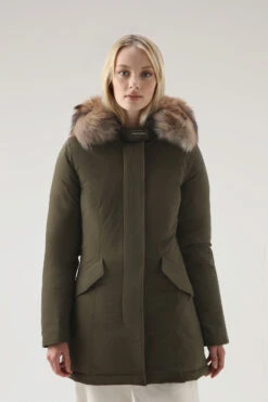 Woolrich Arctic Parka In Urban Touch Con Pelliccia Removibile - Donna - Verde