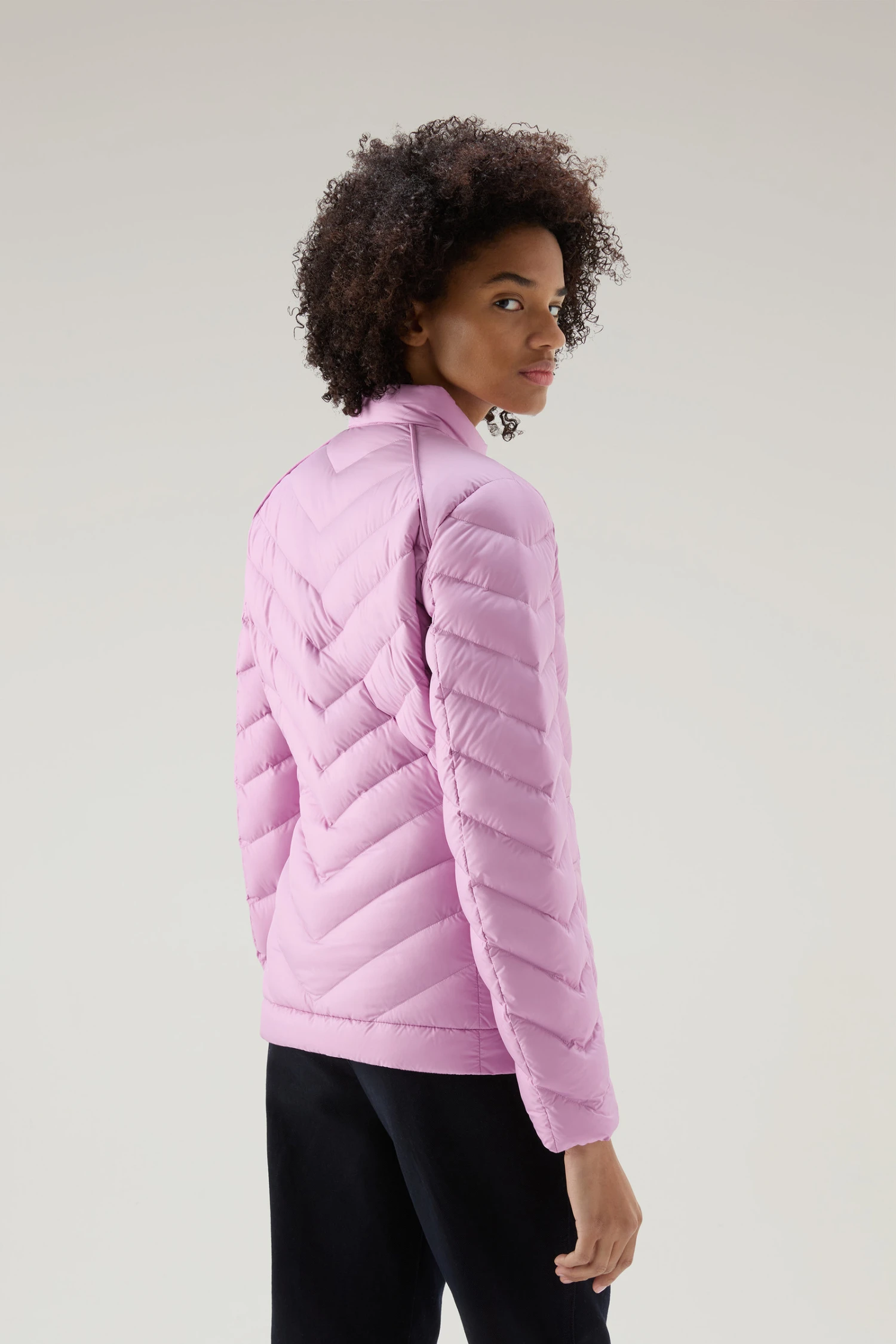 Woolrich Giacca Corta Imbottita Con Trapuntatura Chevron - Donna - Rosa 5 Woolrich Giacca Corta Imbottita Con Trapuntatura Chevron - Donna - Rosa - immagine 3