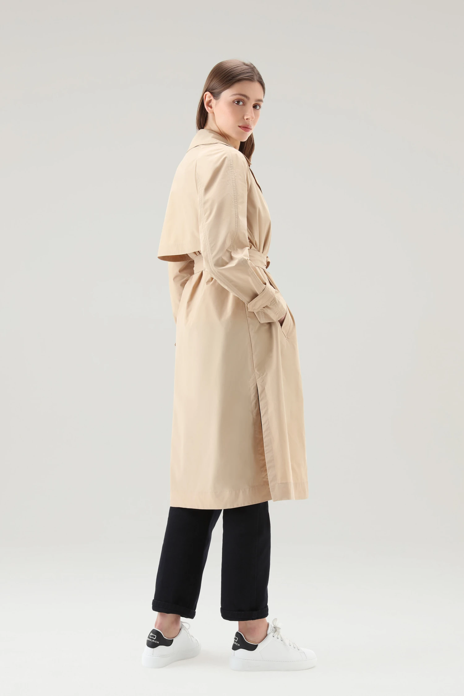 Woolrich Trench Estivo In Tessuto Urban Touch Con Cintura - Donna - Beige 5 Woolrich Trench Estivo In Tessuto Urban Touch Con Cintura - Donna - Beige - immagine 3