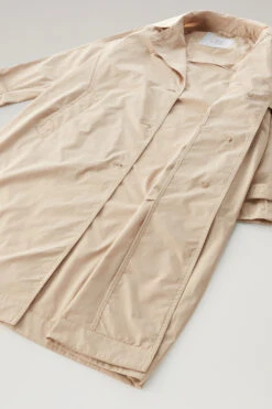 Woolrich Trench Estivo In Tessuto Urban Touch Con Cintura - Donna - Beige 21 Woolrich Trench Estivo In Tessuto Urban Touch Con Cintura - Donna - Beige -Offerta Economica Vestiario CFWWOU0786FRUT3128 8925 9