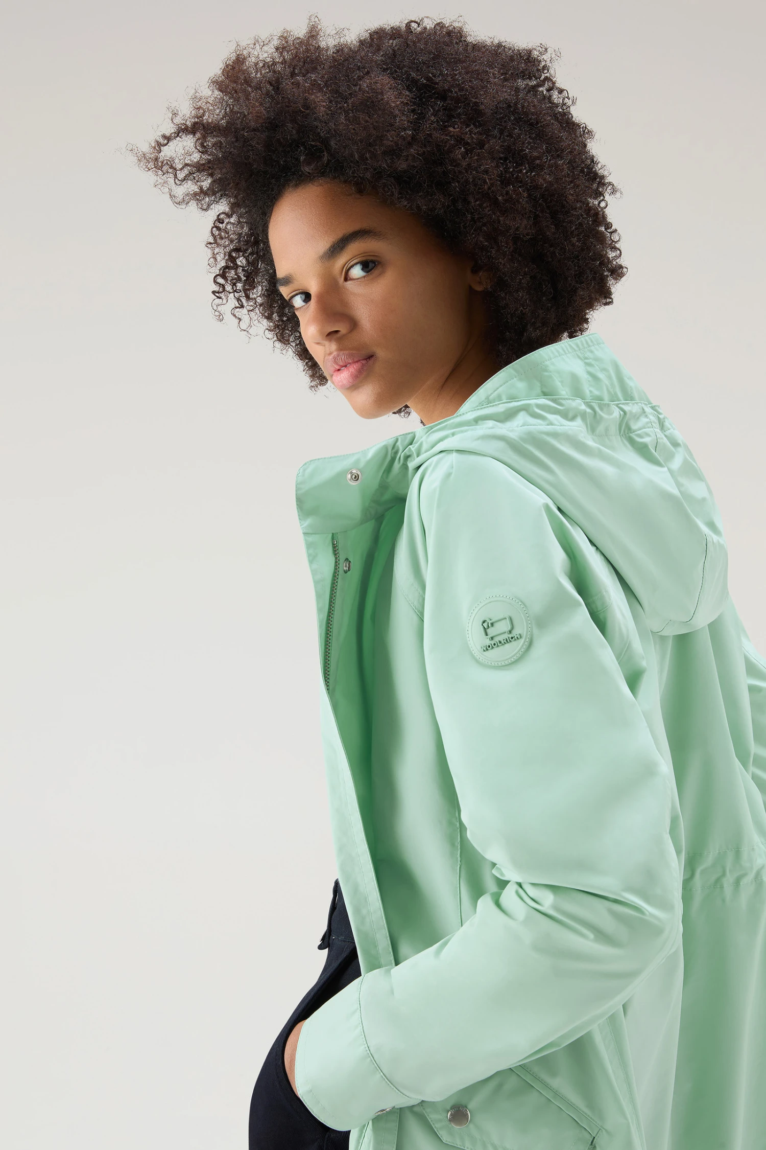 Woolrich Long Summer Parka In Urban Touch - Donna - Verde 6 Woolrich Long Summer Parka In Urban Touch - Donna - Verde - immagine 4