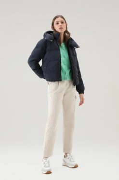 Woolrich Piumino In Nylon Eco Taslan Con Cappuccio Removibile - Donna - Blu 13 Woolrich Piumino In Nylon Eco Taslan Con Cappuccio Removibile - Donna - Blu -Offerta Economica Vestiario CFWWOU0795FRUT3327 3989 1