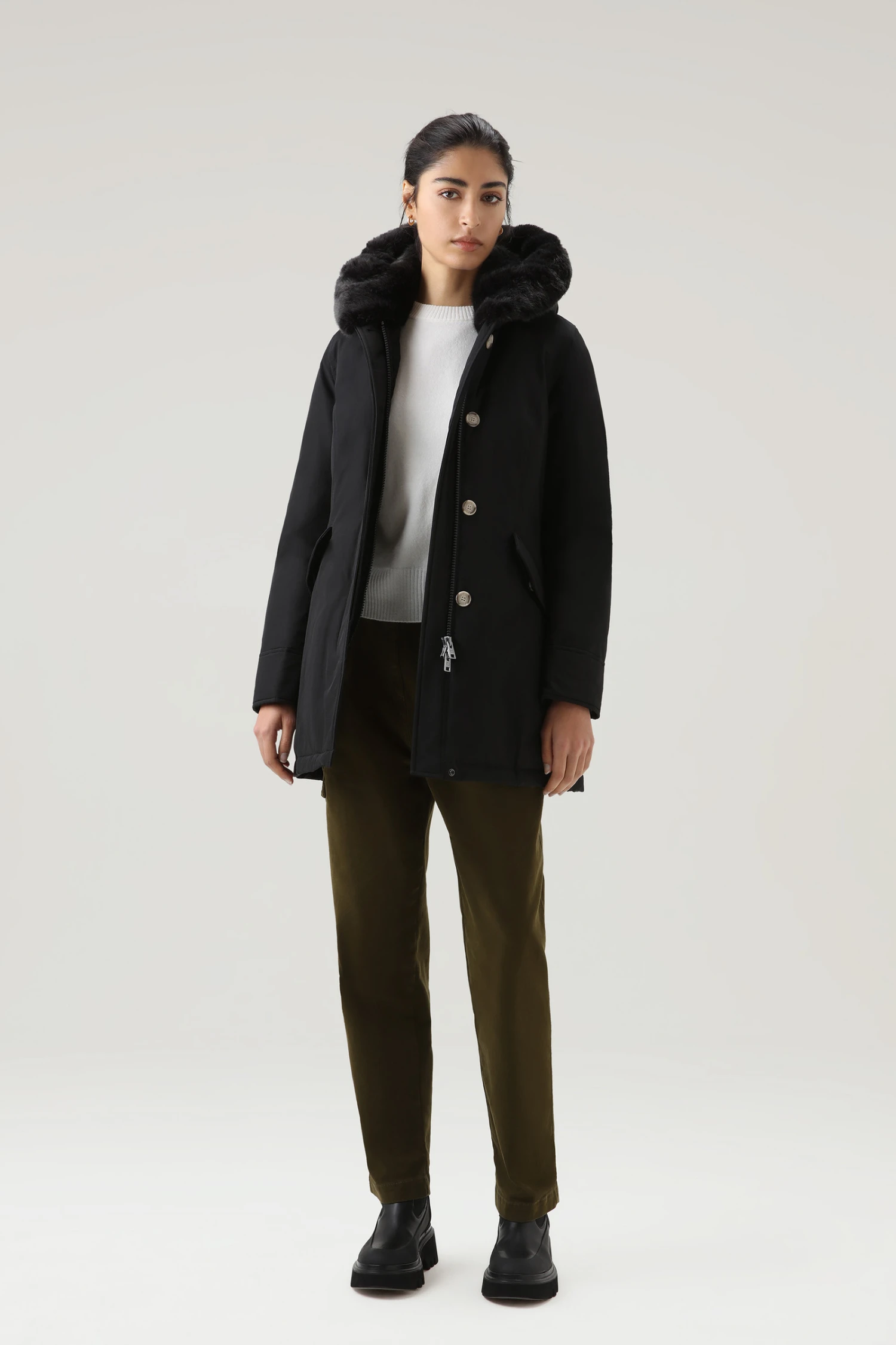 Woolrich Beaker Parka In Ramar Cloth Con Pelliccia Sintetica - Donna - Nero 4 Woolrich Beaker Parka In Ramar Cloth Con Pelliccia Sintetica - Donna - Nero - immagine 2