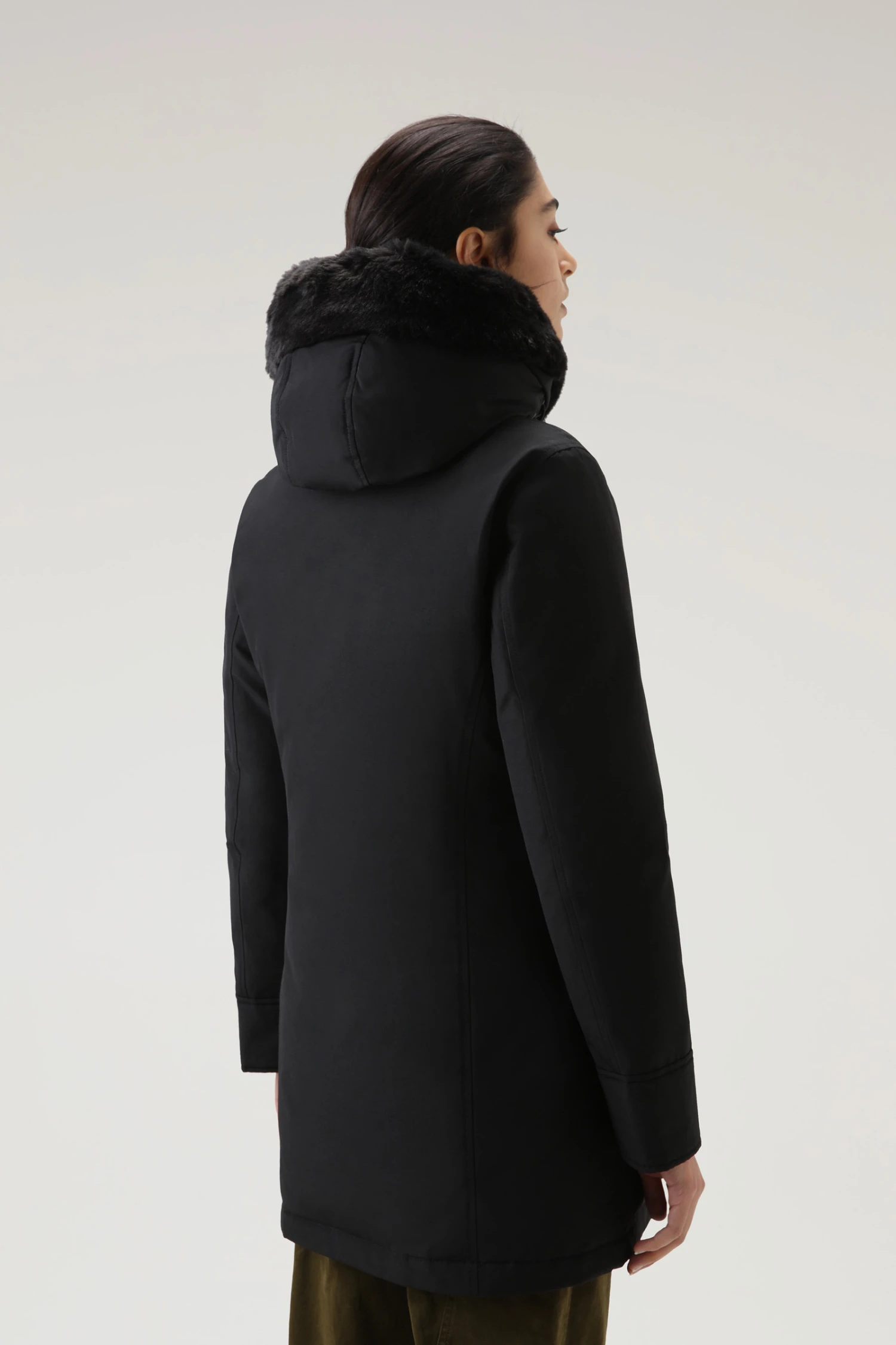 Woolrich Beaker Parka In Ramar Cloth Con Pelliccia Sintetica - Donna - Nero 5 Woolrich Beaker Parka In Ramar Cloth Con Pelliccia Sintetica - Donna - Nero - immagine 3