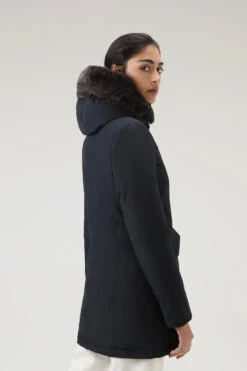 Woolrich Beaker Parka In Ramar Cloth Con Pelliccia Sintetica - Donna - Blu 13 Woolrich Beaker Parka In Ramar Cloth Con Pelliccia Sintetica - Donna - Blu -Offerta Economica Vestiario CFWWOU0825FRUT0001 DKN 2