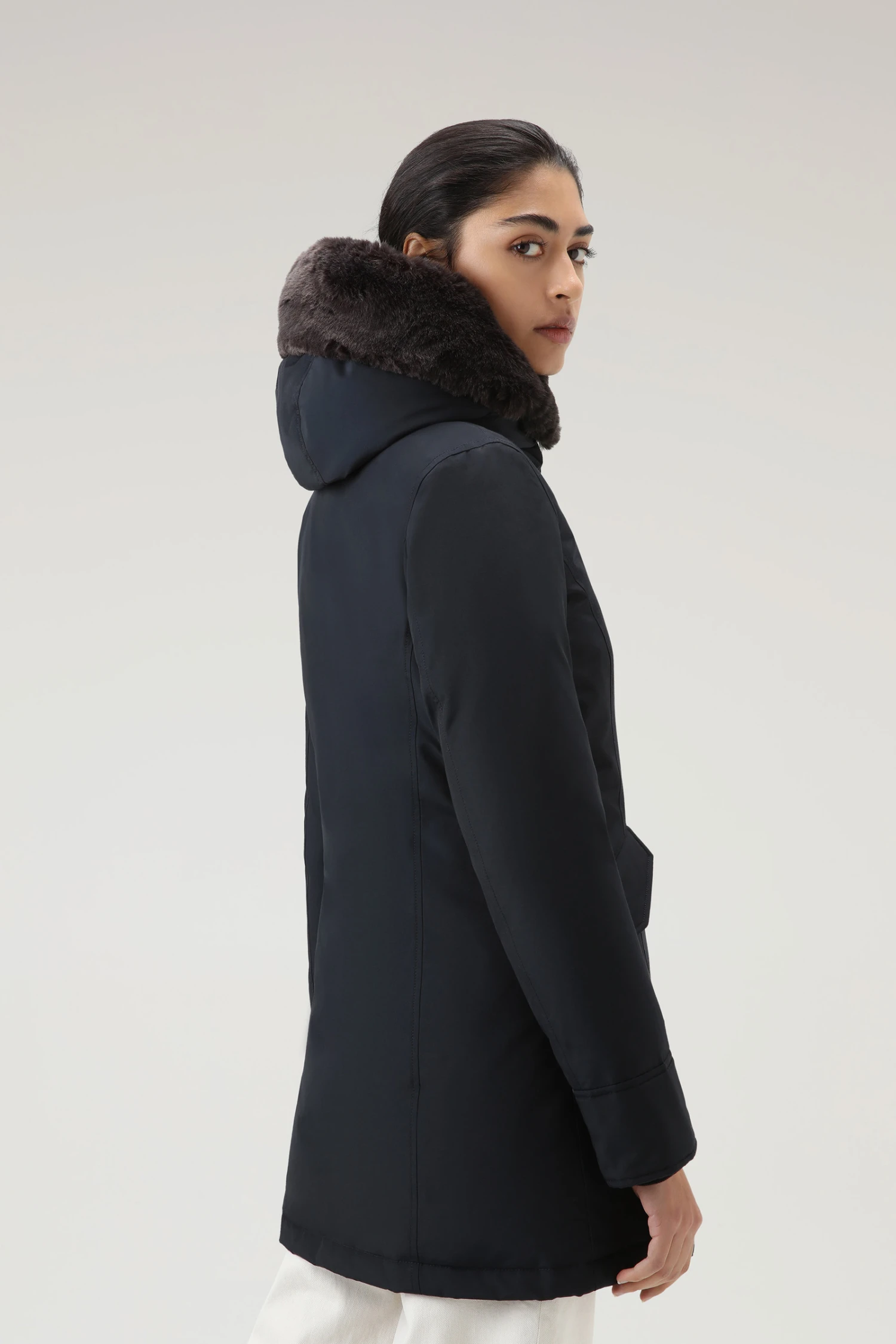 Woolrich Beaker Parka In Ramar Cloth Con Pelliccia Sintetica - Donna - Blu 5 Woolrich Beaker Parka In Ramar Cloth Con Pelliccia Sintetica - Donna - Blu - immagine 3