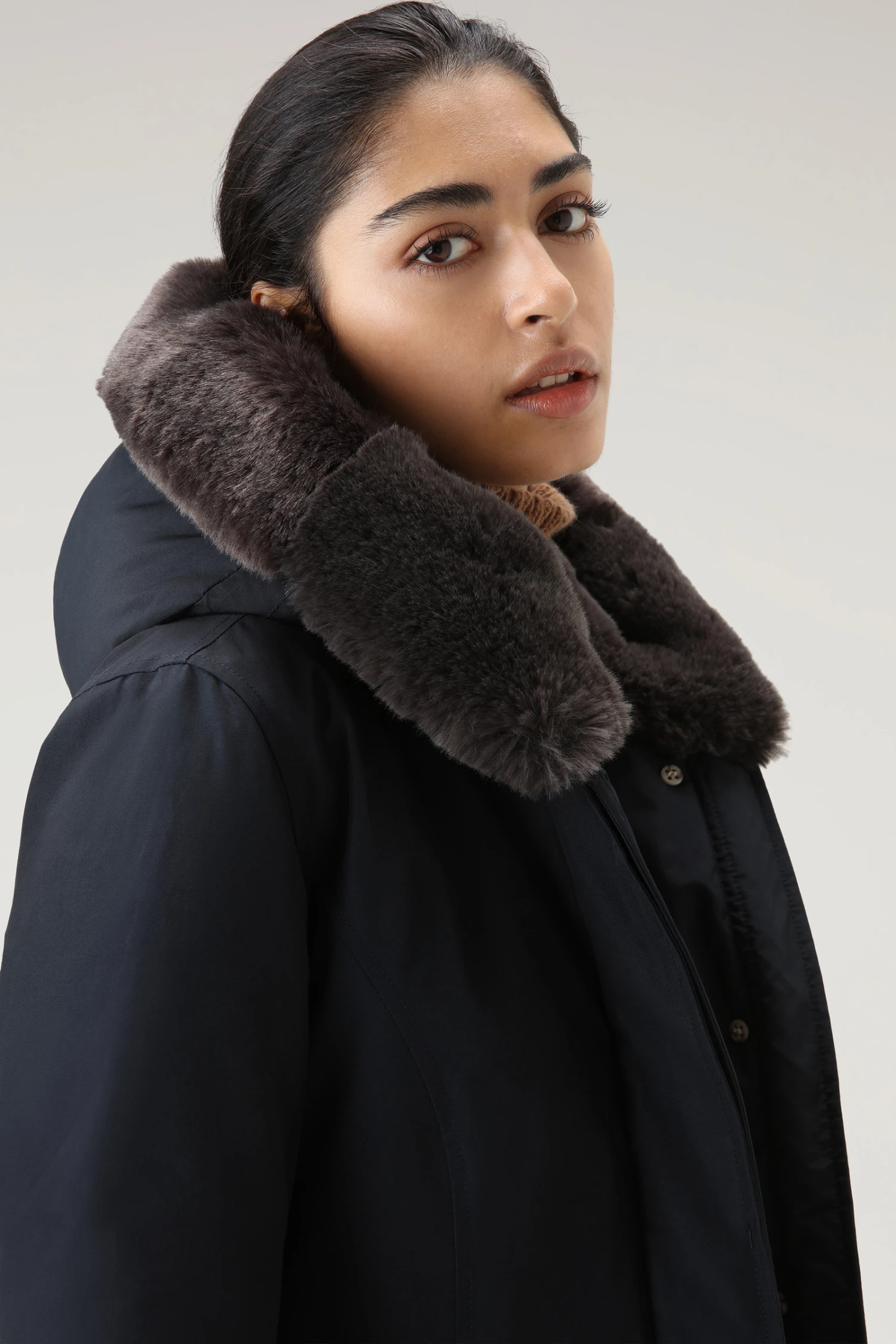 Woolrich Beaker Parka In Ramar Cloth Con Pelliccia Sintetica - Donna - Blu 6 Woolrich Beaker Parka In Ramar Cloth Con Pelliccia Sintetica - Donna - Blu - immagine 4