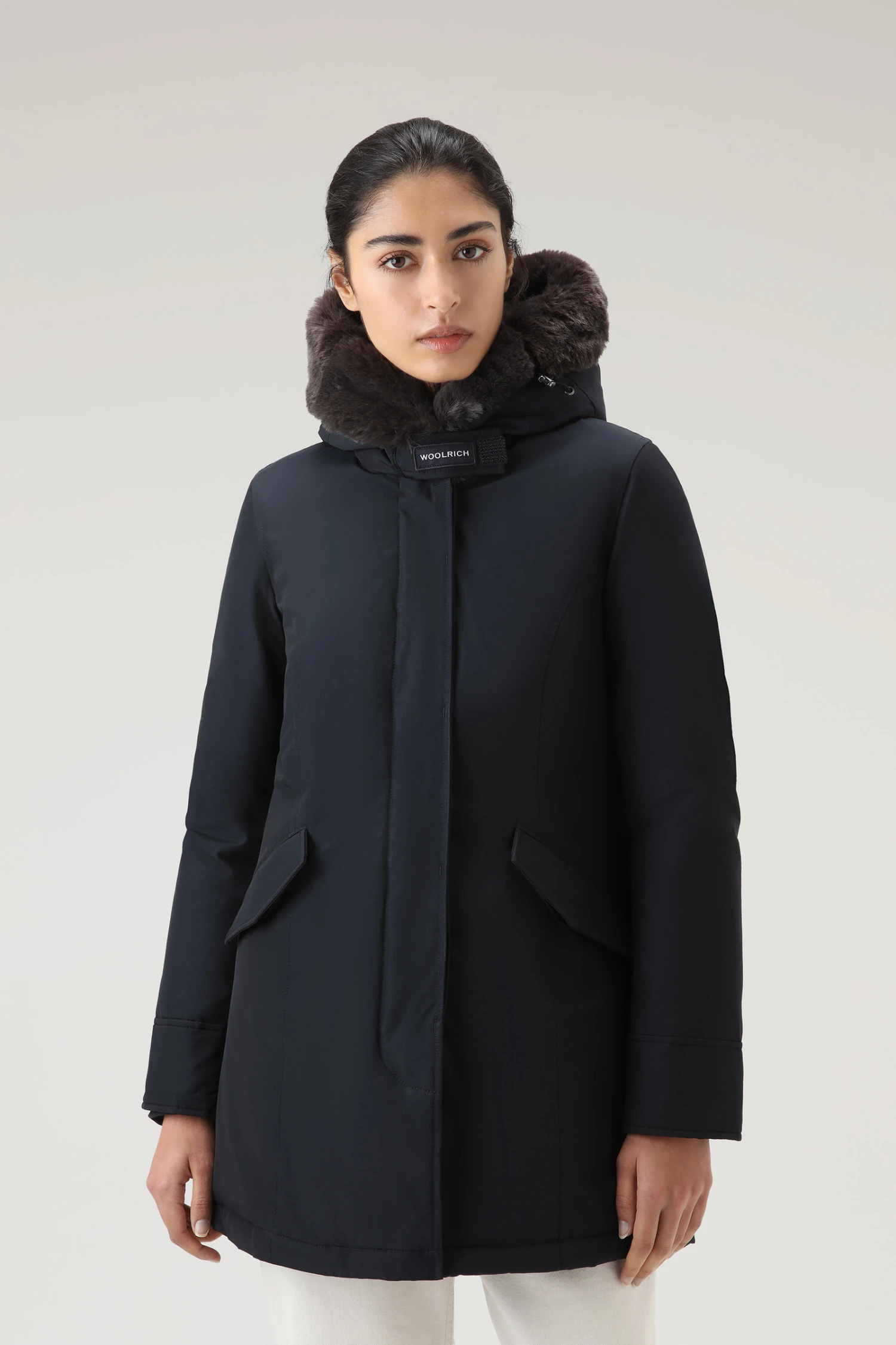 Woolrich Beaker Parka In Ramar Cloth Con Pelliccia Sintetica - Donna - Blu 3 Woolrich Beaker Parka In Ramar Cloth Con Pelliccia Sintetica - Donna - Blu