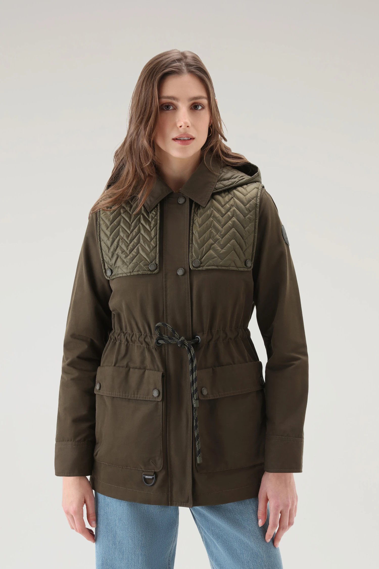 Woolrich Giacca Utility In Soft Eco Ramar Con Cappuccio - Donna - Verde 3 Woolrich Giacca Utility In Soft Eco Ramar Con Cappuccio - Donna - Verde