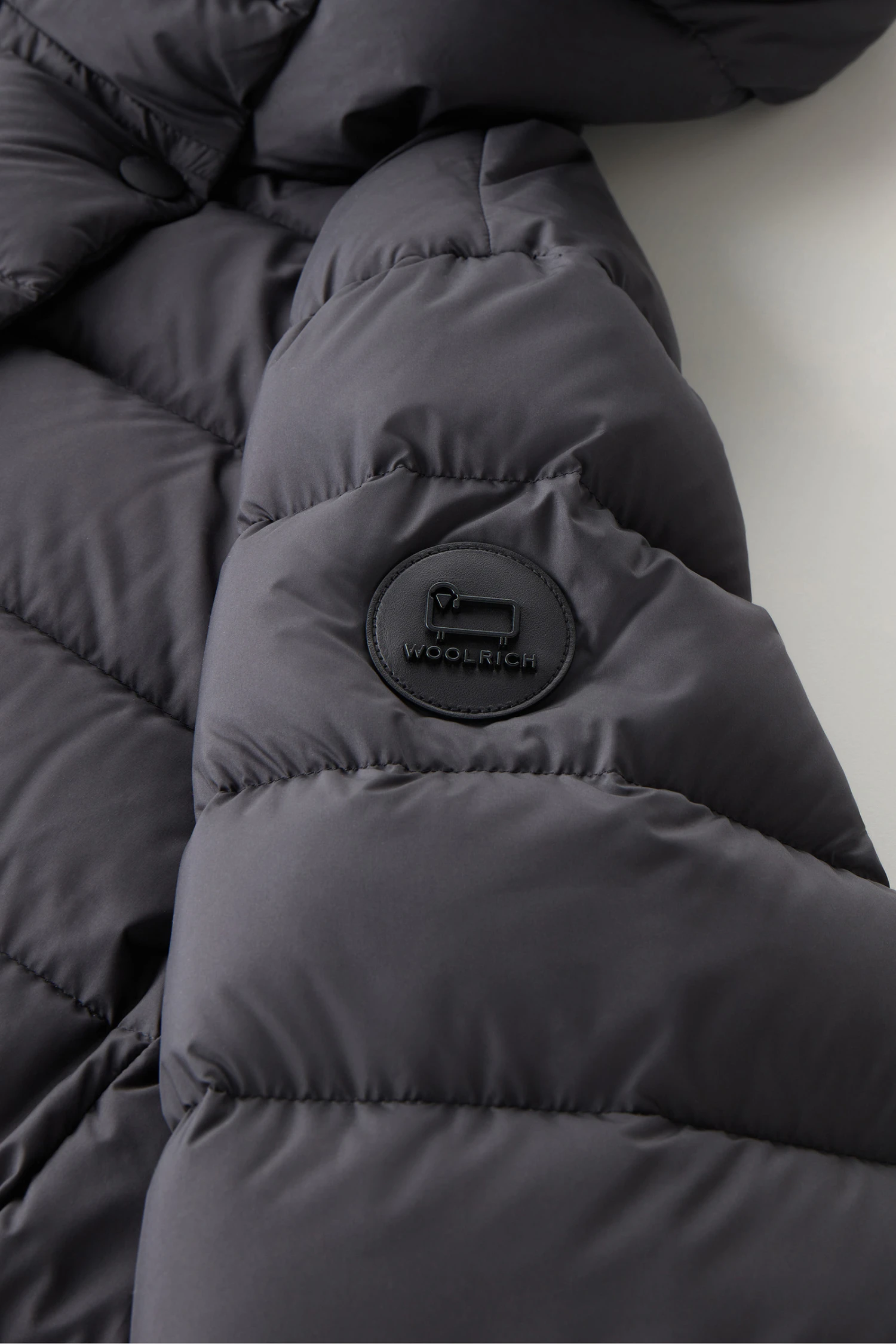 Woolrich Piumino Lungo Ellis Trapuntato In Microfibra - Donna - Nero 9 Woolrich Piumino Lungo Ellis Trapuntato In Microfibra - Donna - Nero - immagine 7