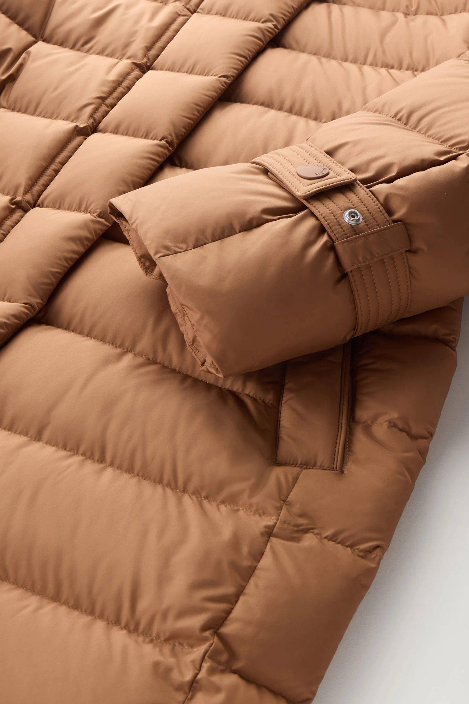 Woolrich Piumino Lungo Ellis Trapuntato In Microfibra - Donna - Marrone 10 Woolrich Piumino Lungo Ellis Trapuntato In Microfibra - Donna - Marrone - immagine 8