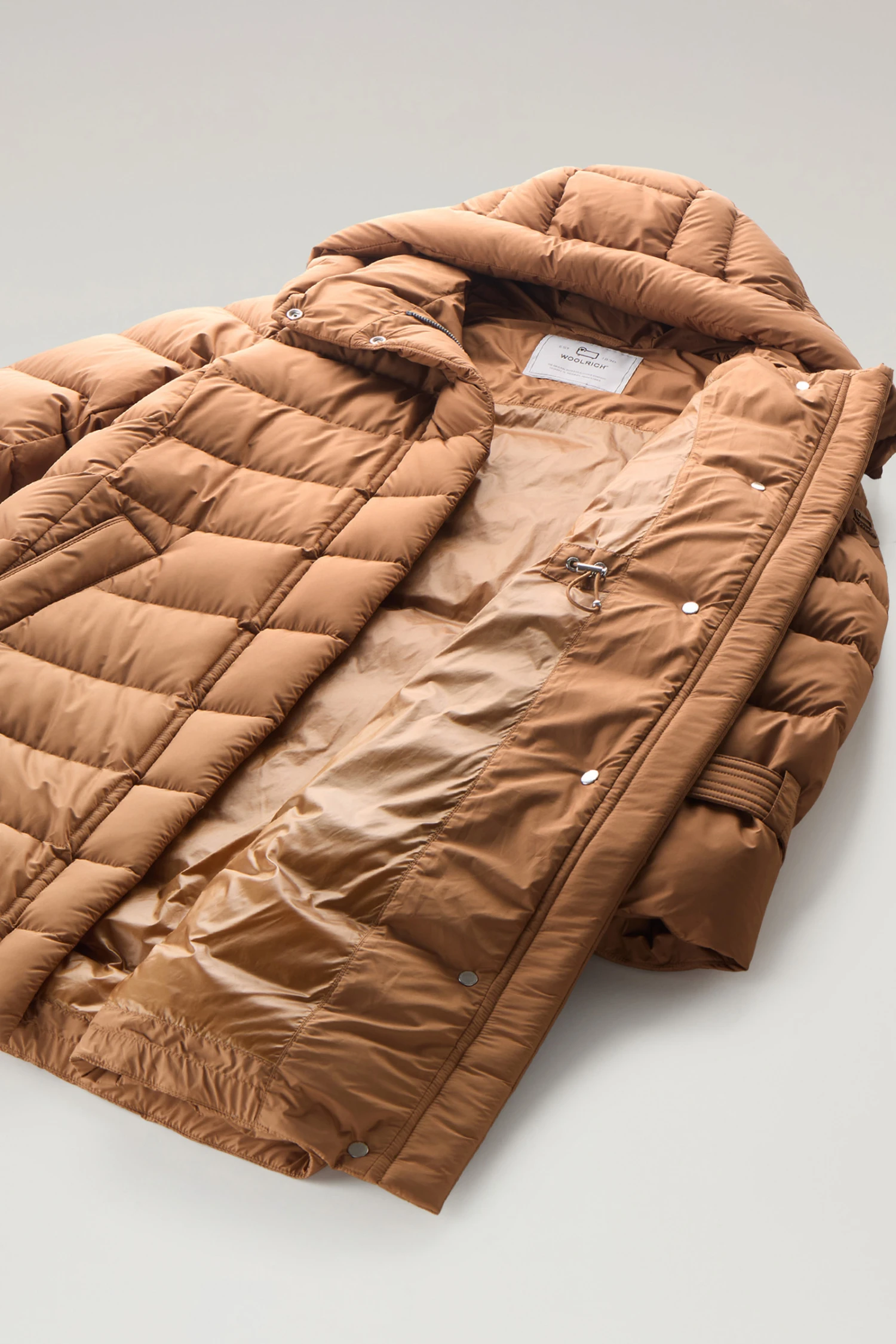 Woolrich Piumino Lungo Ellis Trapuntato In Microfibra - Donna - Marrone 11 Woolrich Piumino Lungo Ellis Trapuntato In Microfibra - Donna - Marrone - immagine 9