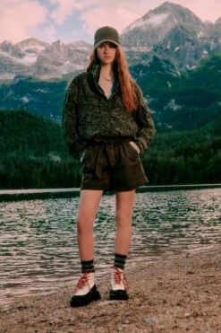 Woolrich Giacca Camo Con Cappuccio Richiudibile - Donna - Verde 27 Woolrich Giacca Camo Con Cappuccio Richiudibile - Donna - Verde -Offerta Economica Vestiario CFWWOU0933FRUT3355 6909 12