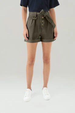 Woolrich Pantaloncini In Twill Di Cotone Elasticizzato Tinti In Capo - Donna - Verde