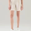 Woolrich Pantaloncini In Misto Lino Con Tasche - Donna - Bianco 2 Woolrich Pantaloncini In Misto Lino Con Tasche - Donna - Bianco -Offerta Economica Vestiario CFWWSH0030FRUT3043 8743